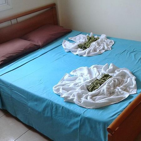Carisa Olympic Court Apartment Lárnaca Habitación foto